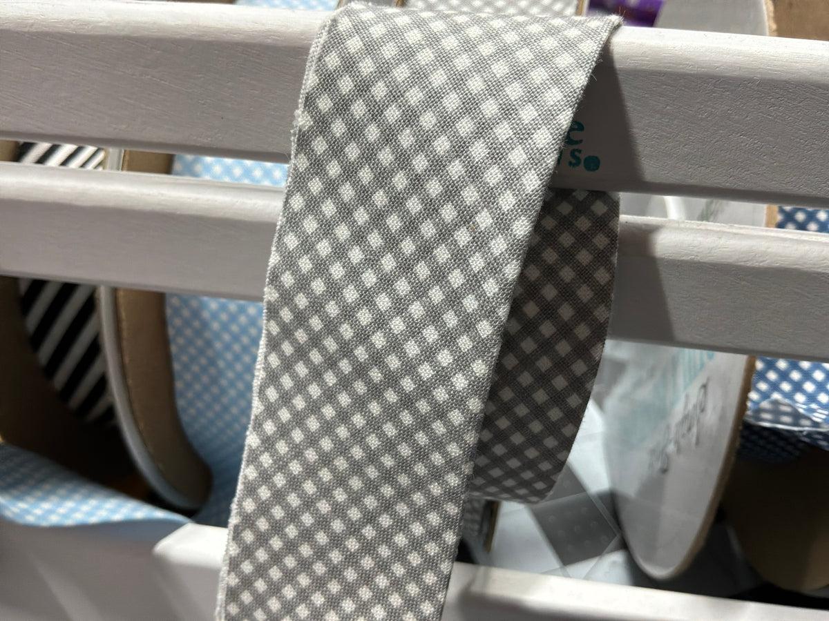 6 Yard Cut Single-Fold Quilt Binding Micro Gingham Gray