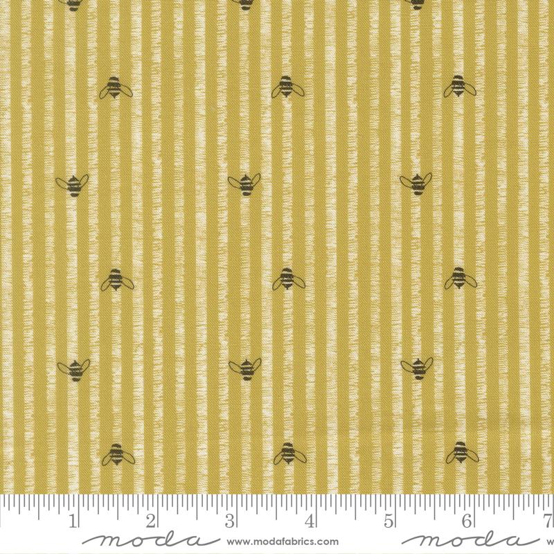 Pollinators Golden 48816 14 MODA Half Yard