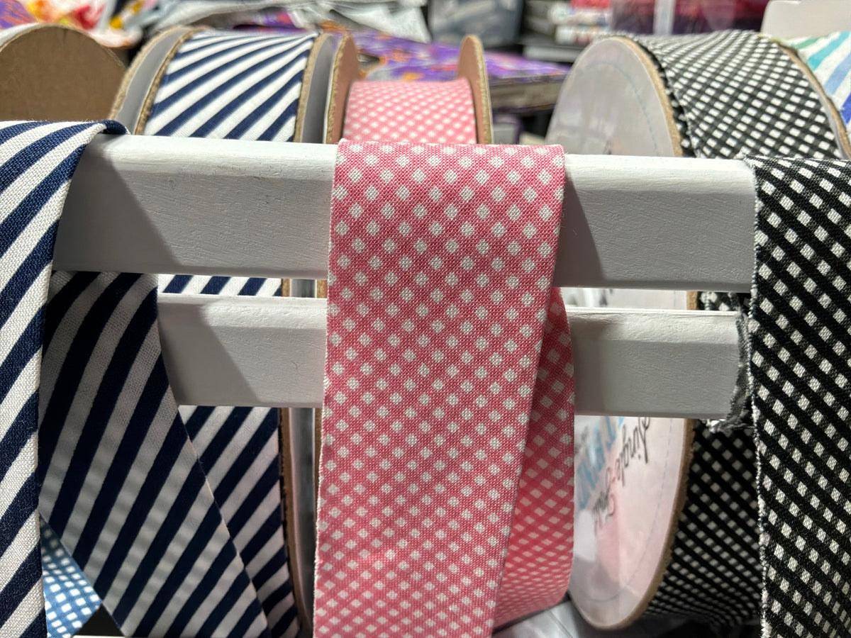 6 Yard Cut - Single-Fold Quilt Binding Micro Gingham Peony