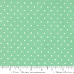 A Cat Named Stitch Green 55345 19 Moda Half Yard