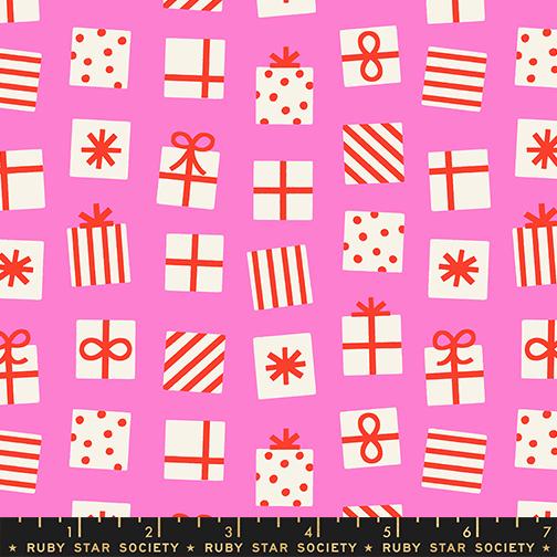 Merry Happy Secret Santa Christmas Novelty Gifts Presents Ruby Star Lipstick MODA RS3100 15 HALF YARD