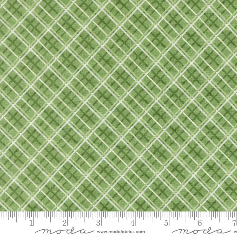 Merrily On High Pretty Plaid Evergreen 43215 14 Sweetfire Road Moda Half Yard