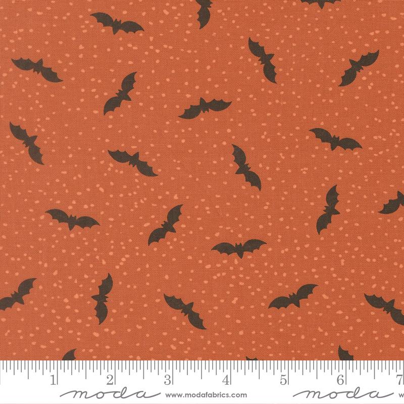 Purrs and Boos 39063 15 Bats Halloween Spice Moda Half Yard