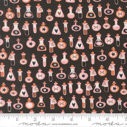 Purrs and Boos 39065 16 Poisons Black Cat Moda Half Yard