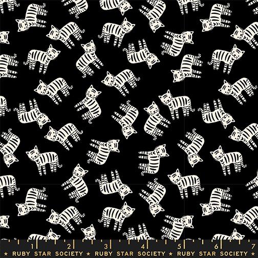 1 800 Calico Meow Novelty Cats Ruby Star Black MODA RS4166 15 HALF YARD