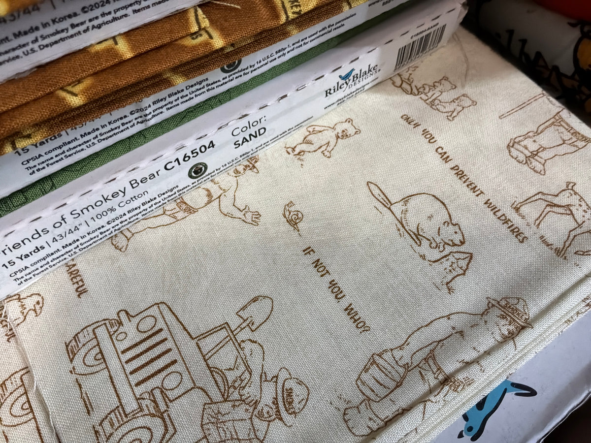 OUTLINES CREAM FRIENDS OF SMOKEY BEAR RBD COLLECTION RILEY BLAKE DESIGNS C16504R-CREAM HALF YARD