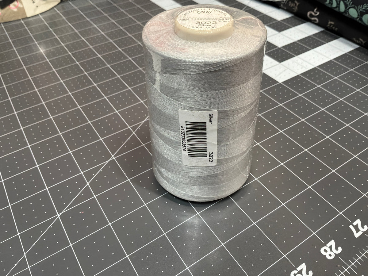 Omni Polyester Thread 40wt 6000yd Silver - 13402-3022QC