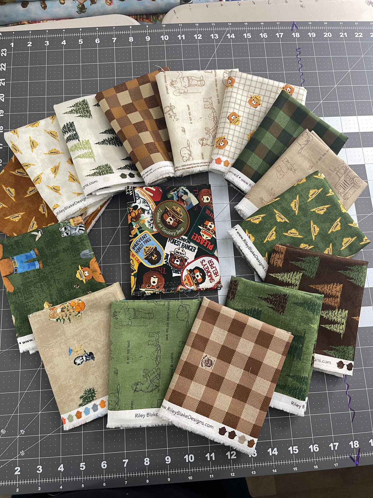 16 Fat Quarter Bundle - Smokey The Bear Riley Blake 89Q