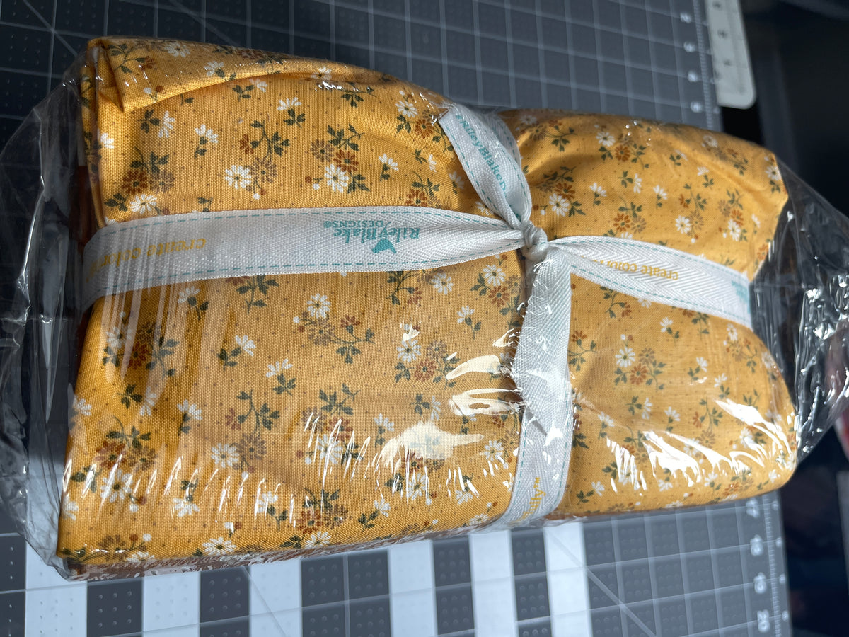 21 Yard Bundle Baked With Love Marigold 1YD­-17780M­-21 Lori Holt Riley Blake