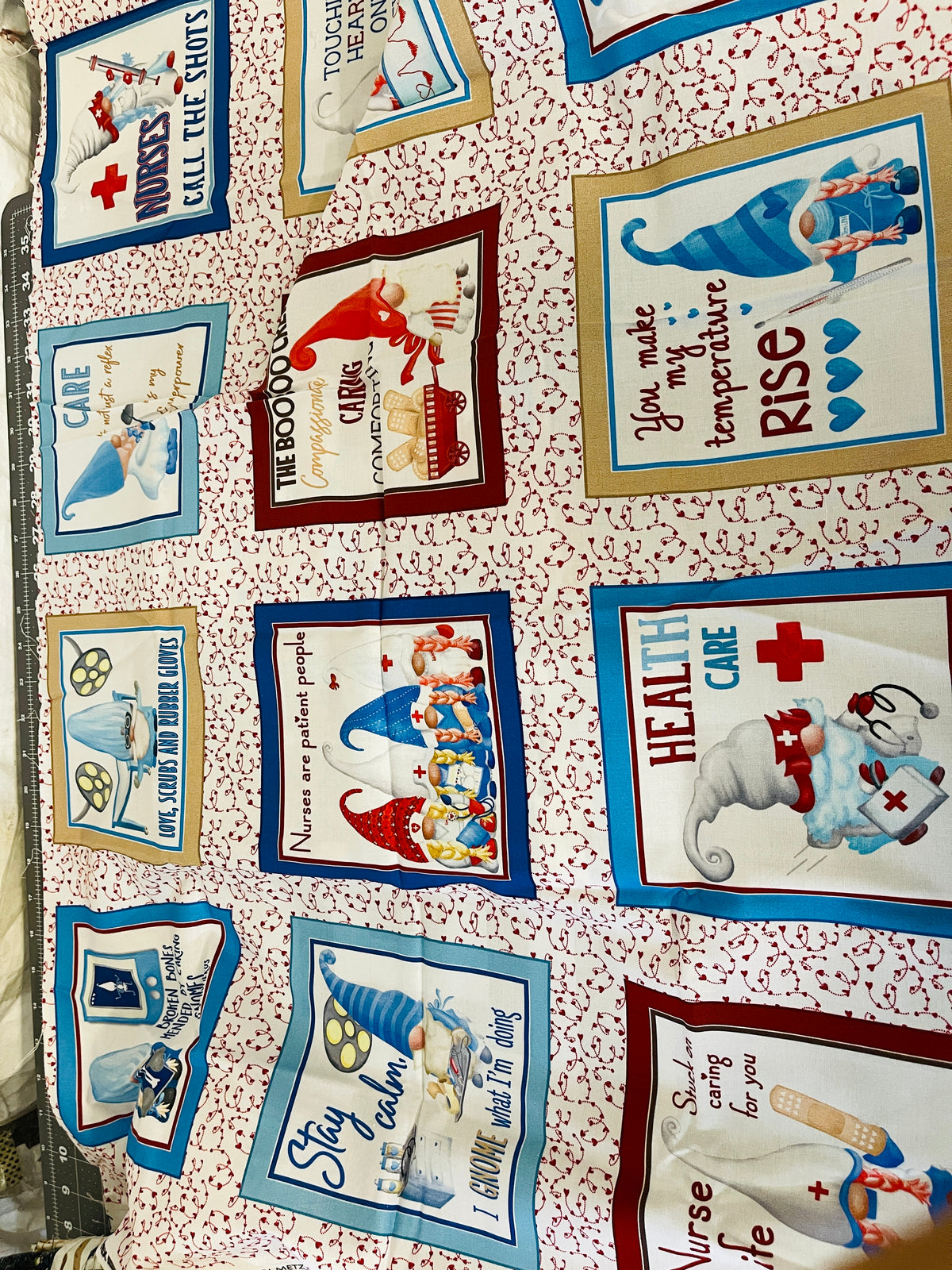 4 Yard + Panel Caring Gnomes Andi Metz Benartex 243Y