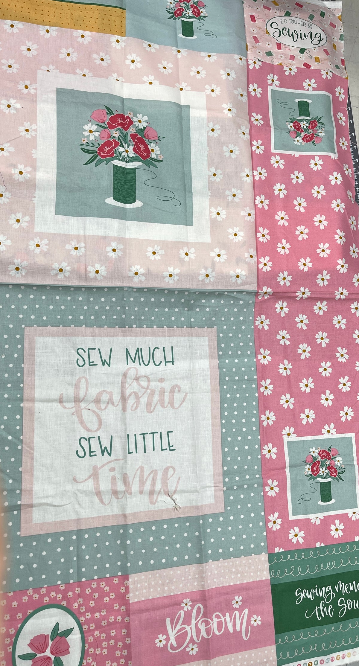 12 Fat Quarter + Panel Bloom & Sew Amy Latta Andover 254Q
