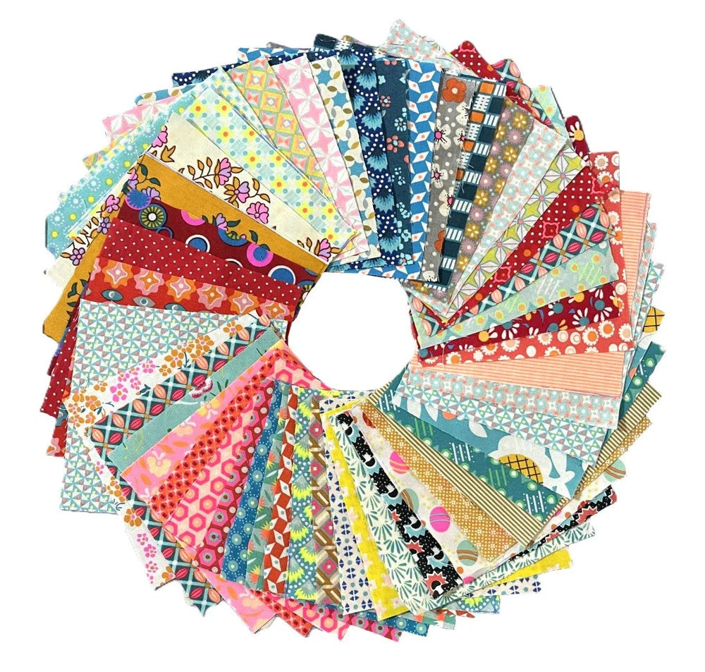 Petit Pan 4"x4" 50 Fabric Square Bundle Orange, jaune, rouge 500-050-002