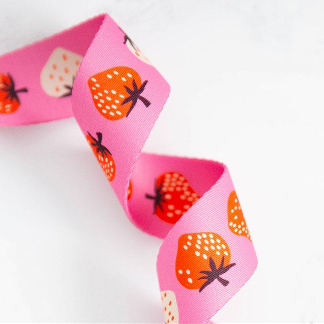 Webbing Strawberry Daisy 1.5" SSCWEB 32 Stitch Supply#25 Moda SOLD BY THE YARD
