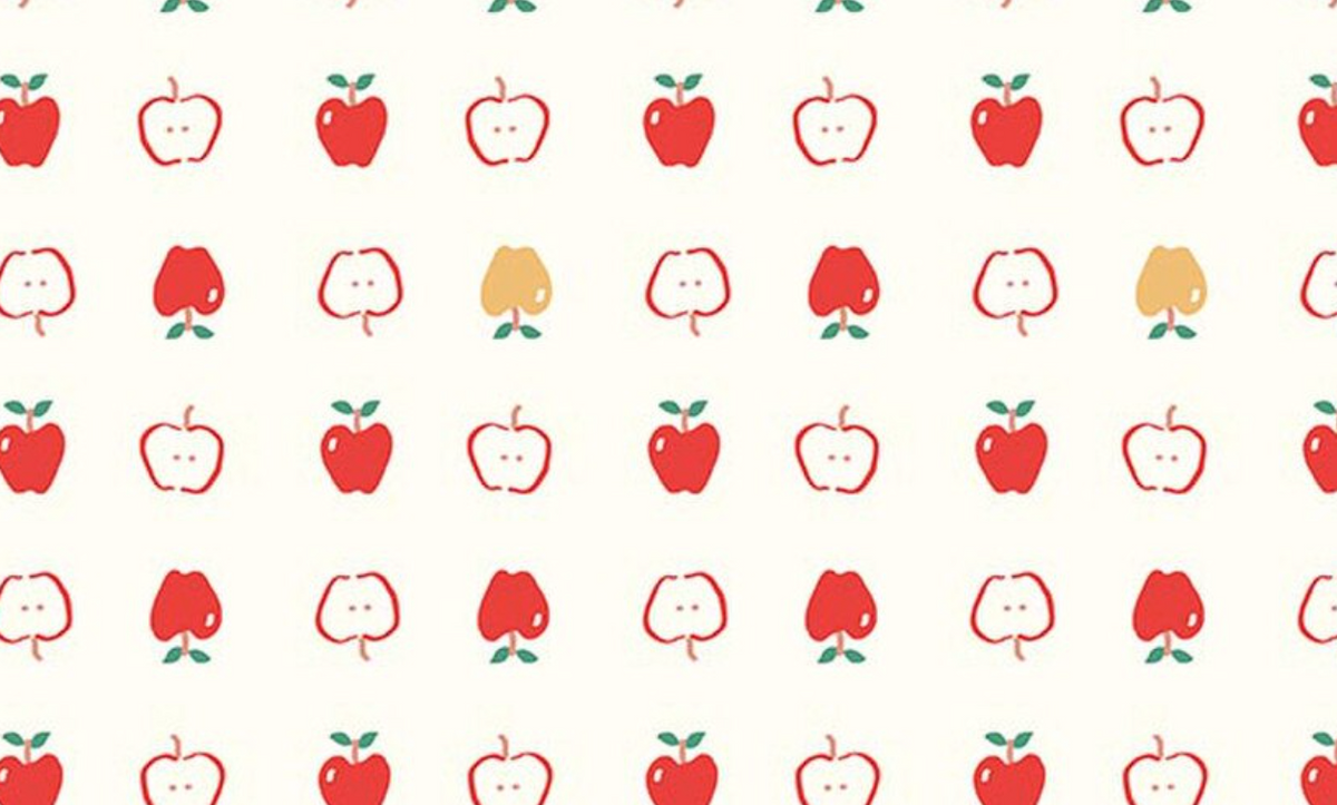 Cotton Nook C17972­-VINTAGEWHITE Apples Riley Blake Half Yard