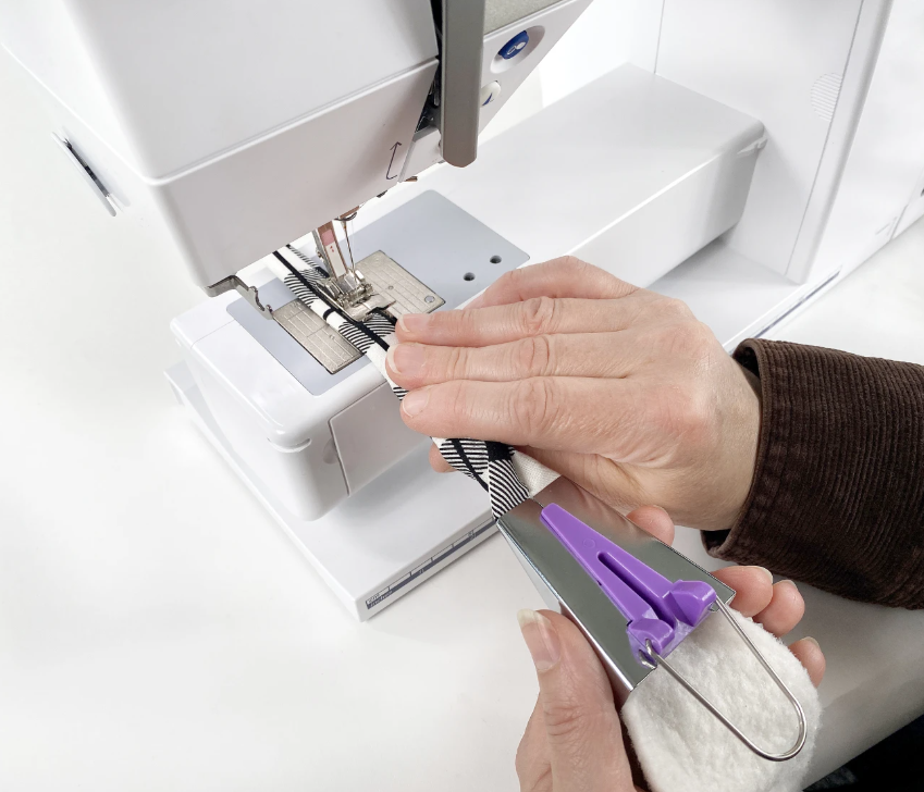 TGQ024 The Gypsy Quilter Jelly Roll Tube Maker
