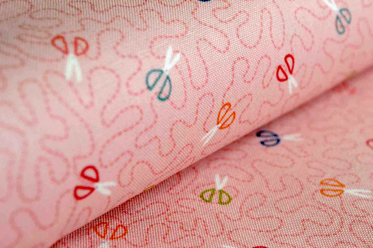 Sewing Room TP-2506-P Scissors Pink Makower Andover Half Yard
