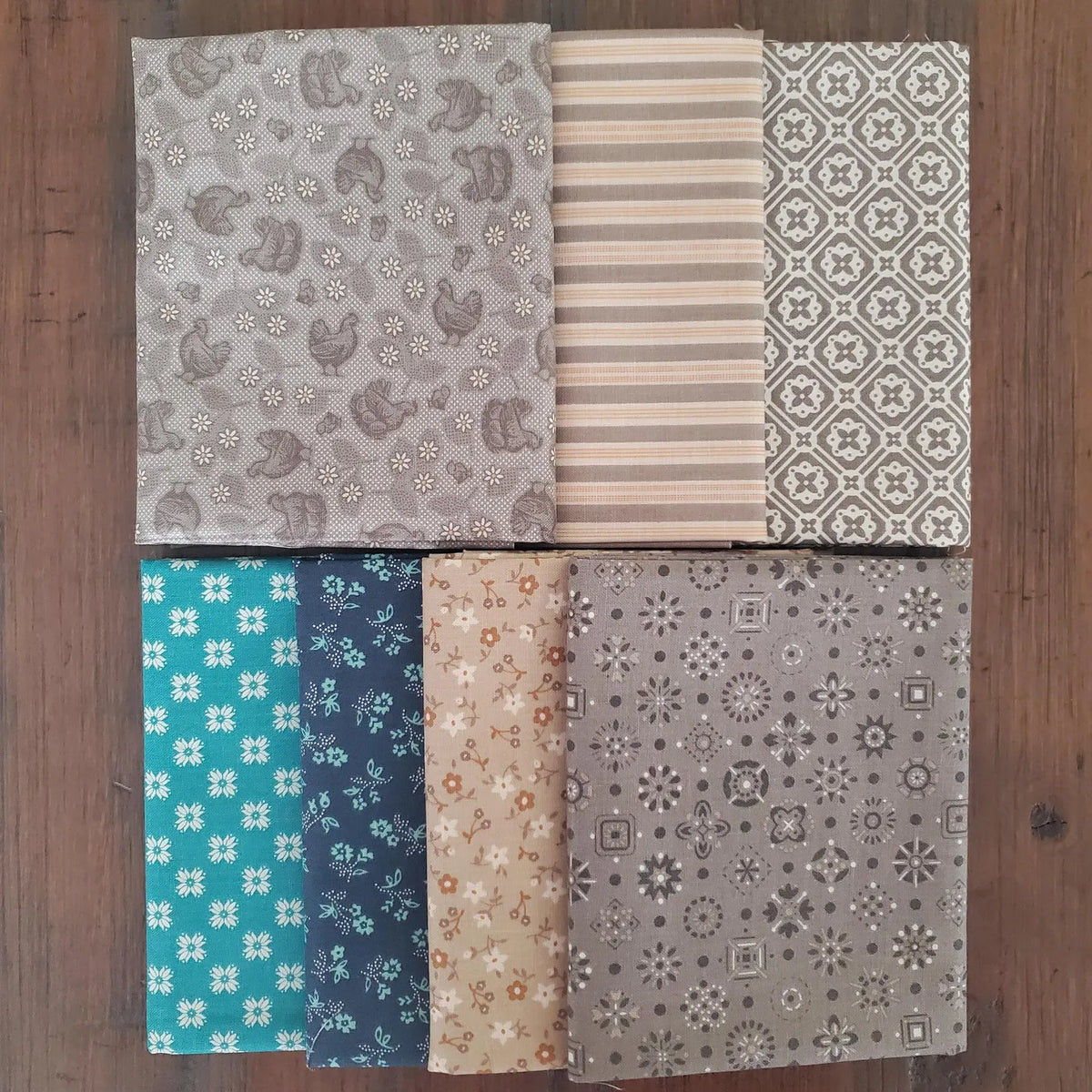 Farmer's Daughter 21 Fat Quarter Pewter Lori Holt Riley Blake
