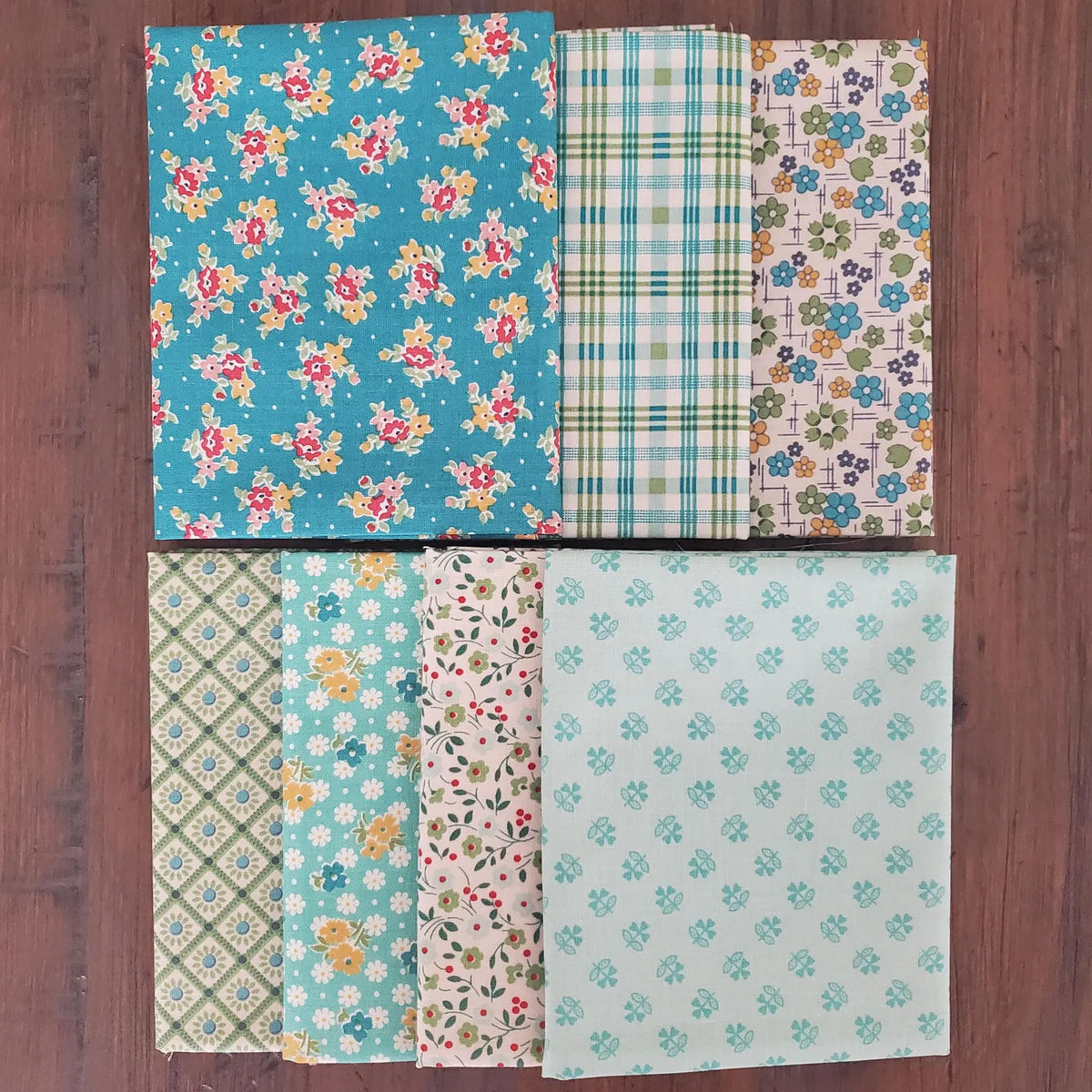 Farmer's Daughter 21 Fat Quarter Pewter Lori Holt Riley Blake